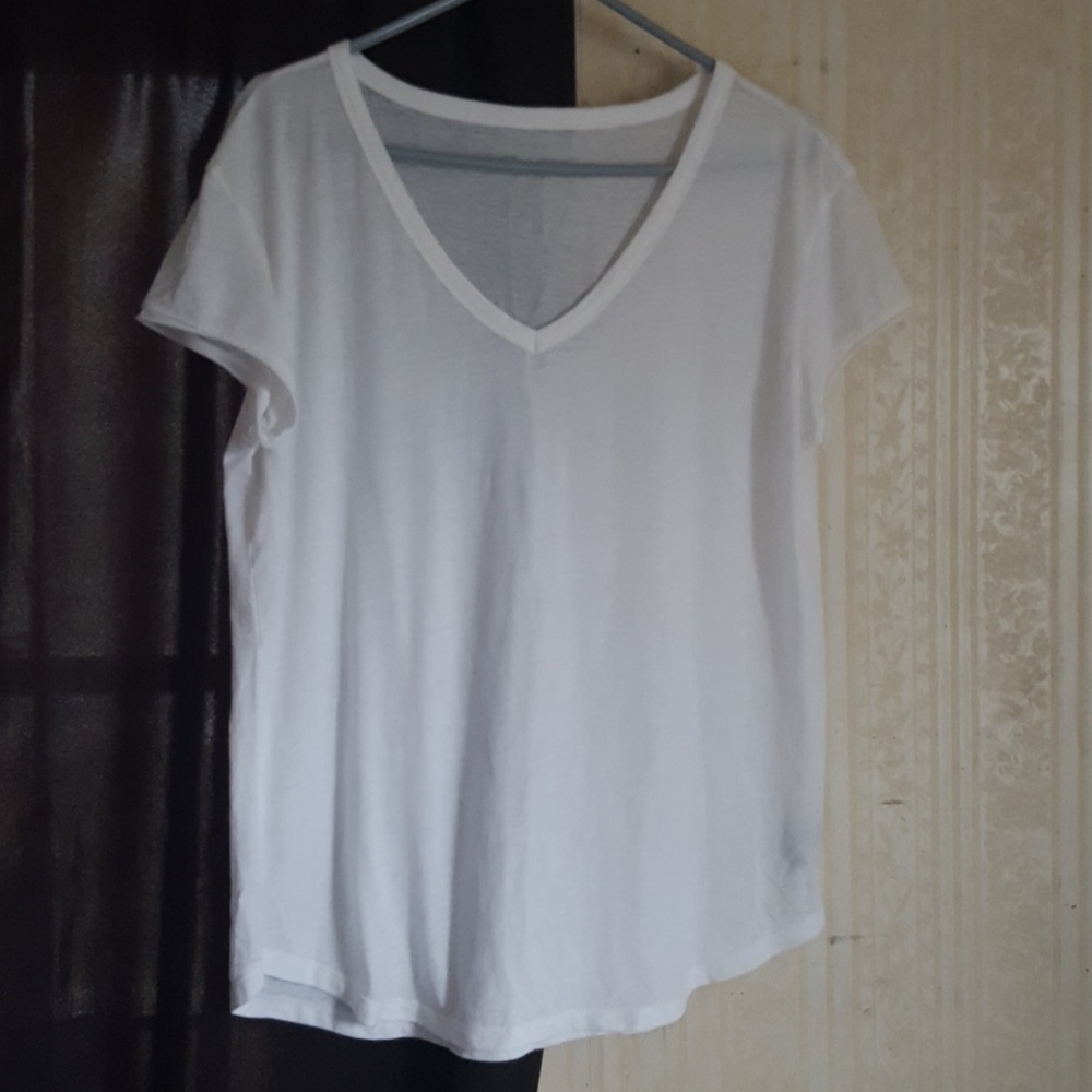 ▪ Aerie Soft Tee ▪
